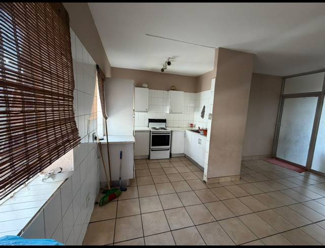 3 BEDROOM APARTMENT FOR SALE IN SUNNYSIDE